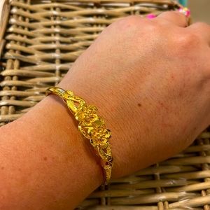 Super cute cuff 🪬